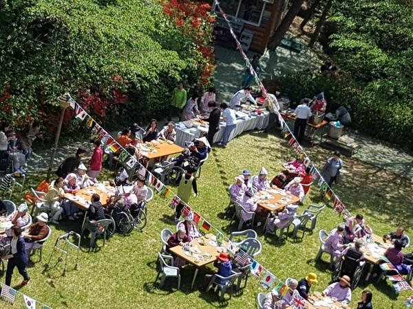 [그랜드자연요양병원] 봄 축제 썸네일 이미지