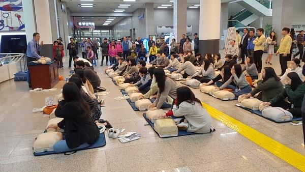 [하나병원] 시민 대상 심폐소생술 교육 썸네일 이미지