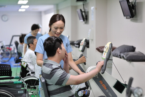 [인창요양병원] 환자별 맞춤형 재활치료로 부산 최고 요양병원 자리매김 썸네일 이미지