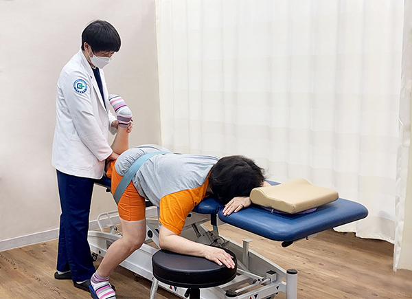 [한방정보]재생 어려운 무릎 관절 연골 손상, 비수술 재활병원의 치료 방법은? 썸네일 이미지