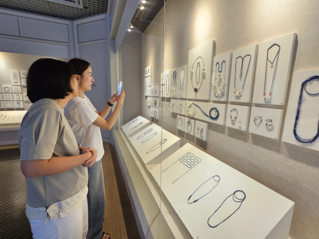 수천 년 역사 품은 유리구슬 사연은… 썸네일 이미지