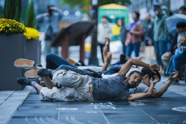 아시아 예술가들 40계단에서 기후 위기를 논한다 썸네일 이미지