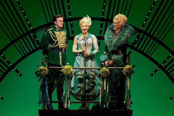 23년 롱런 '위키드'...의상만 350벌 썸네일 이미지