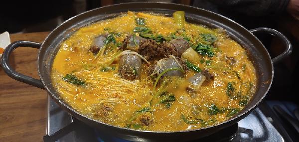 중구 깡통시장 공순대 ...막창순대 쫀득 식감에 감동 썸네일 이미지