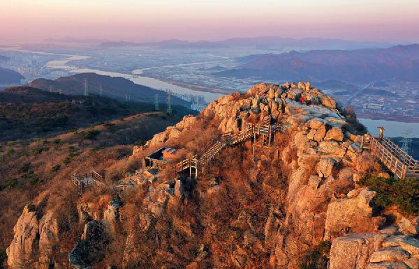 오늘부터 금정산은 국립공원...인증샷 찍는 데만 20분 썸네일 이미지