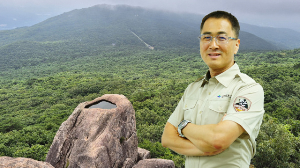 [인터뷰] 이현태 금정산국립공원사무소장 “금정산, 이용하는 산에서 함께 지켜가는 산으로” 썸네일 이미지